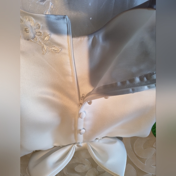 Princess Daliana beautiful elegant girl's white dress - Picture 15 of 15